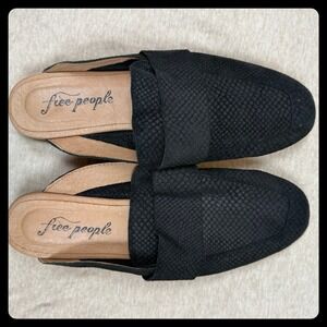 NEW Free People Women's Black Suede Slip-On Snake Mules Shoes MSRP $150